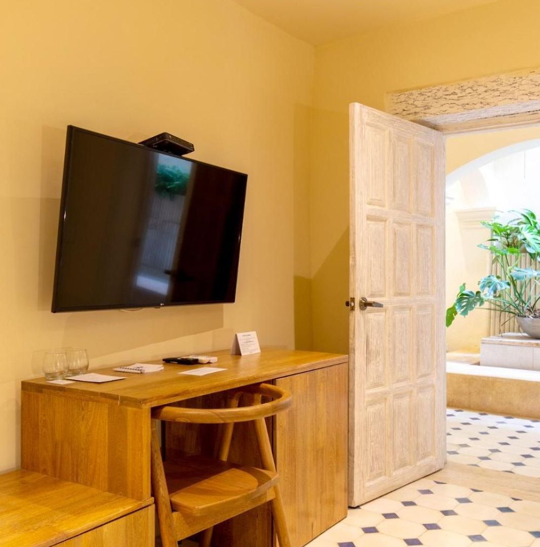 B Haus Boutique 4*