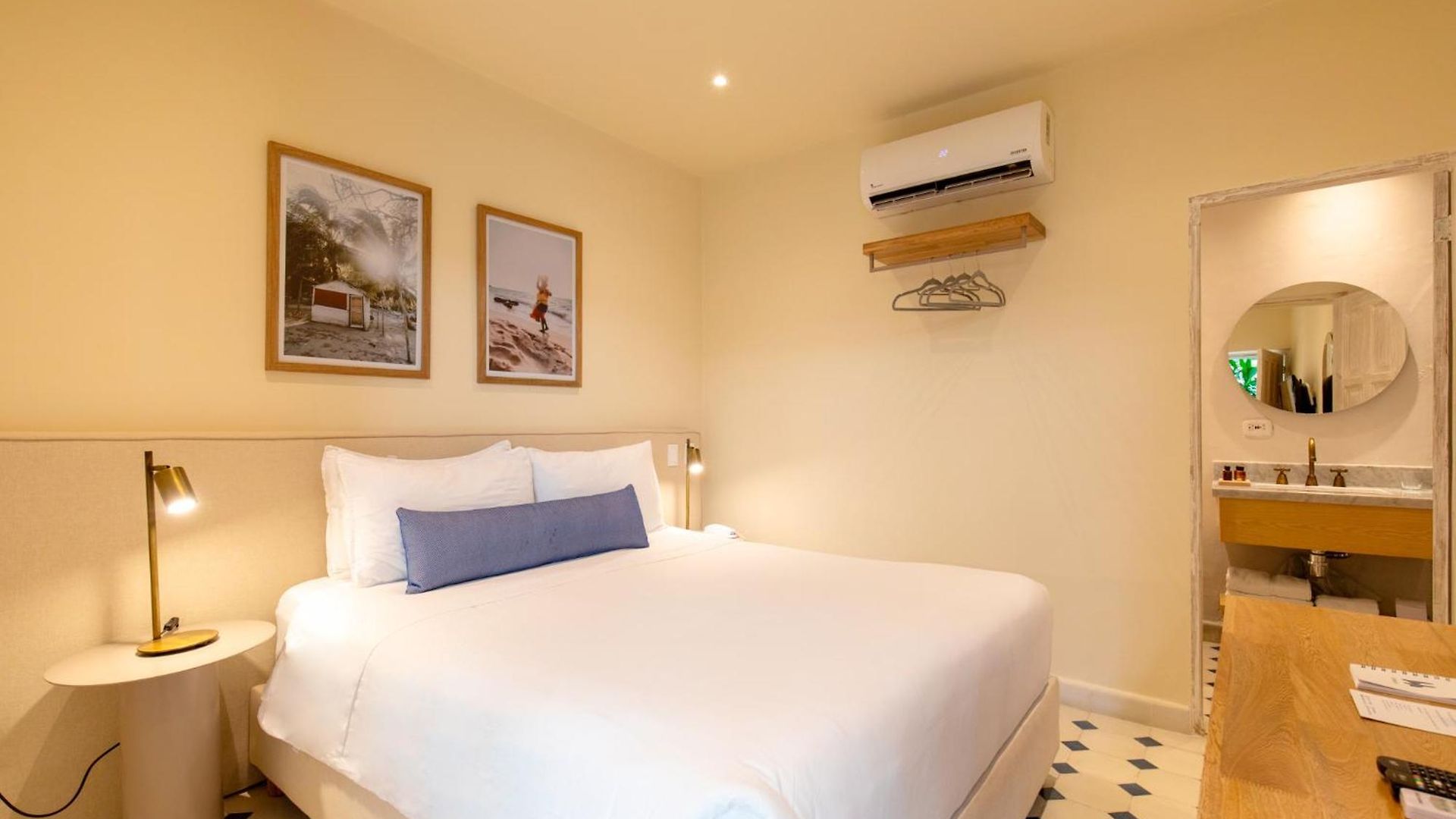 Hotel B Haus Boutique 4*