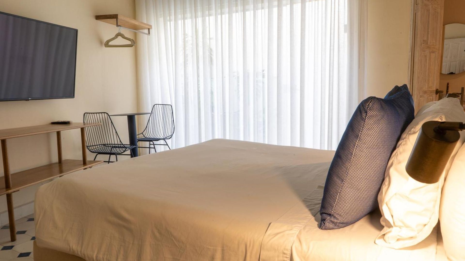 Hotel B Haus Boutique 4*
