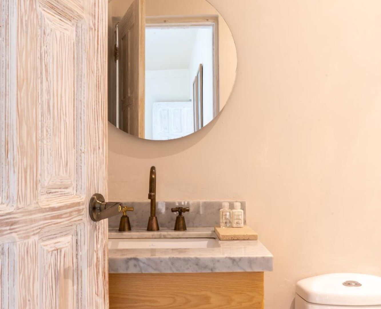 Hotel B Haus Boutique 4*