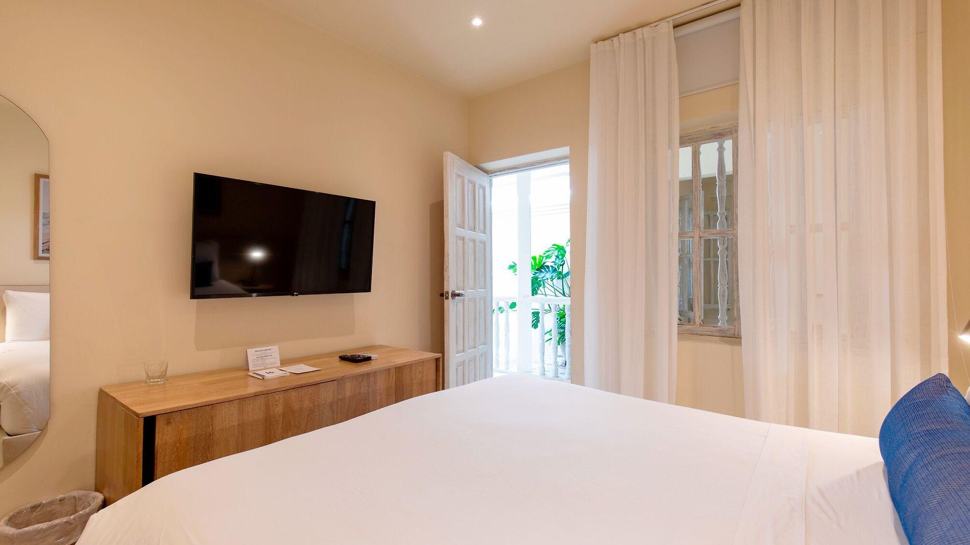 B Haus Boutique Hotel 4*