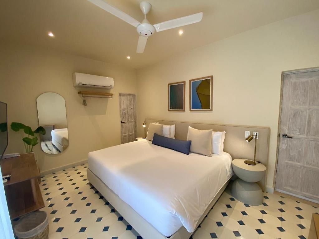 B Haus Boutique 4*