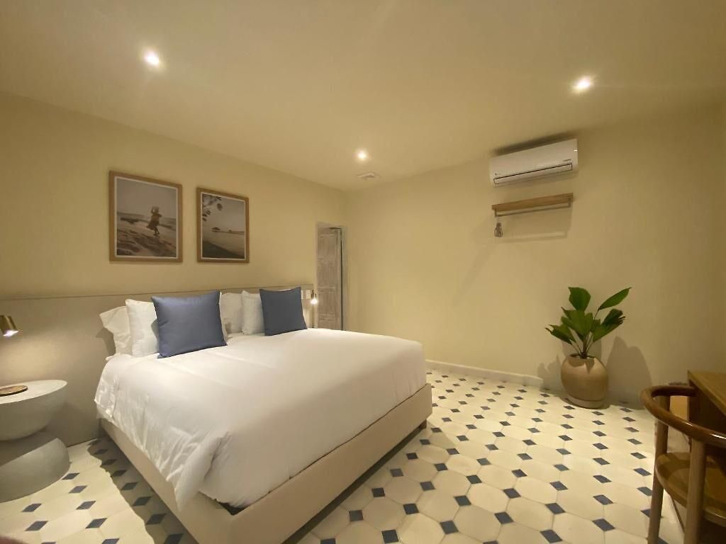 B Haus Boutique Hotel