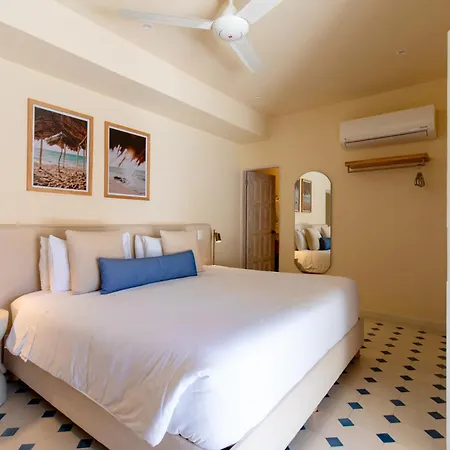 B Haus Boutique Hotel 4*
