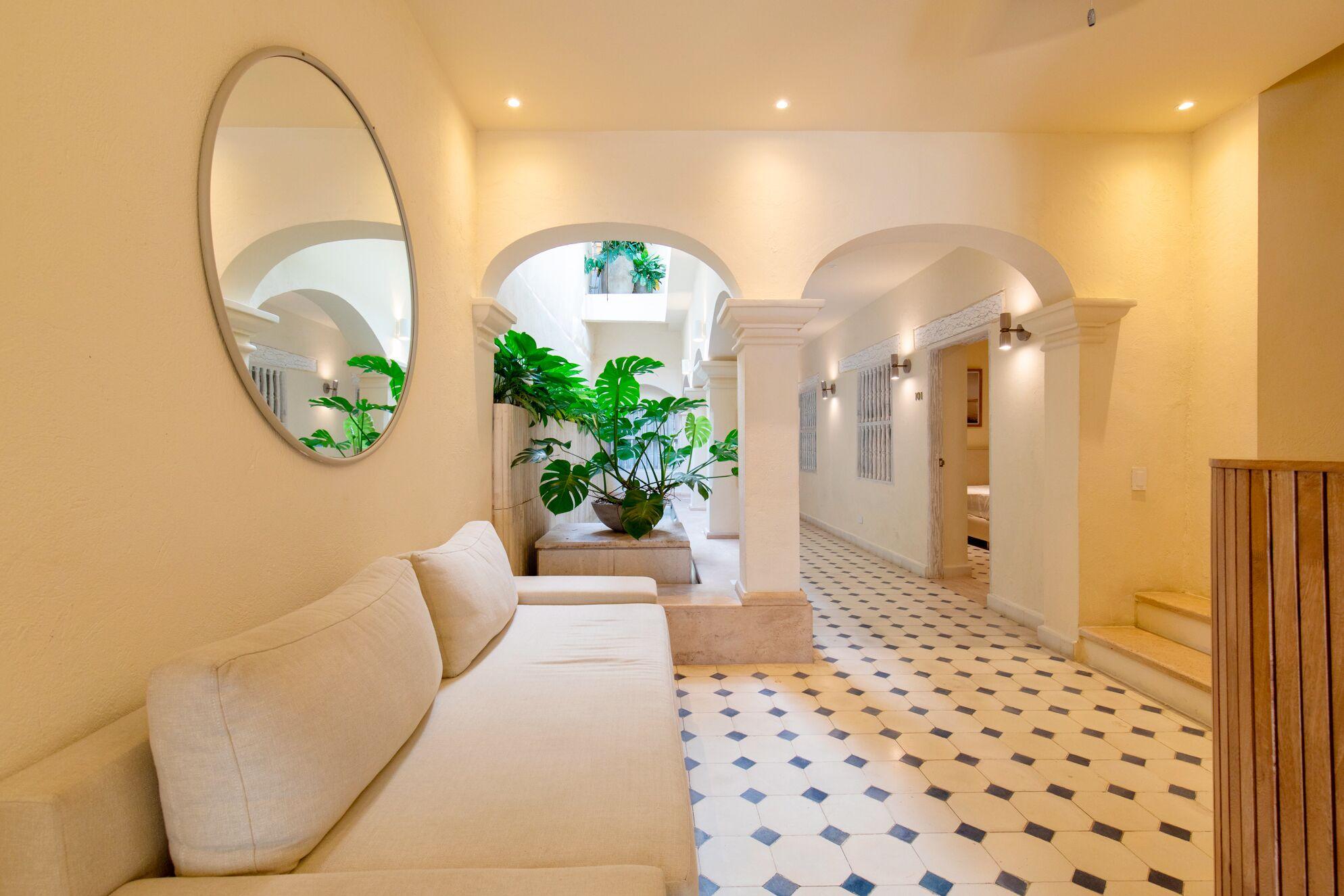 Hotel B Haus Boutique 4*